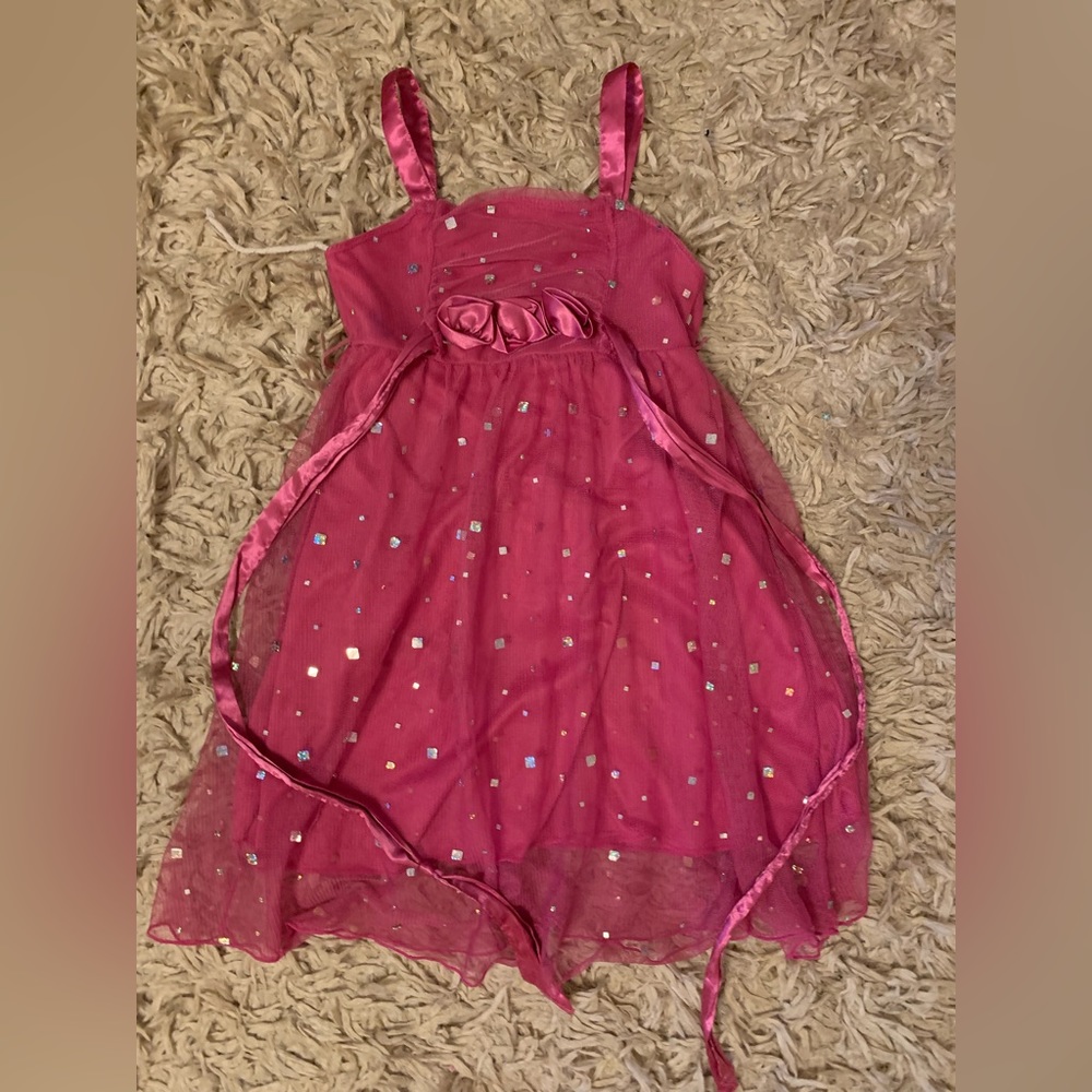 Little girls pink fancy dress - size 5/6